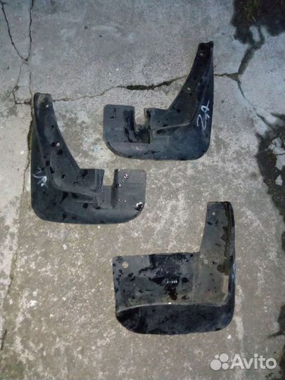 Subaru Impreza g11 брызговик