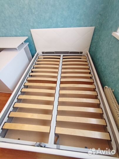 Кровать с матрасом 140 200