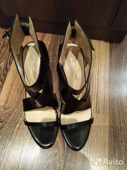 Босоножки новые. Размер 38,5