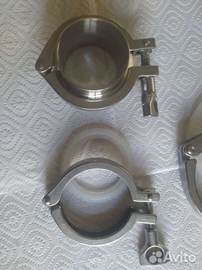 Кламп,хомут, 2 прокладки, крышка 4 д в сборе