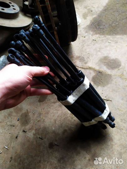 Упоры капота бмв Е39