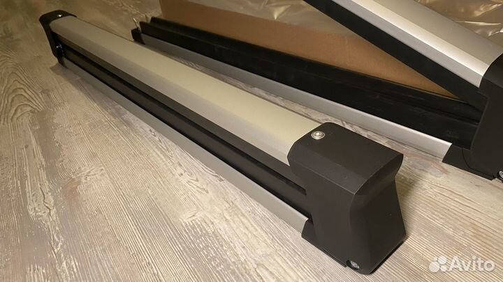 Багажник для сноуборда и лыж на крышу авто