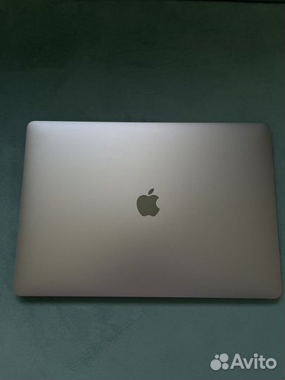 Apple MacBook Pro 15 2017 16, 256gb