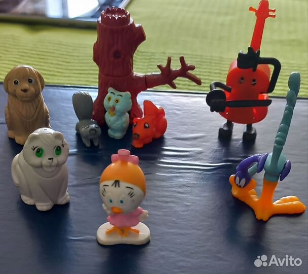 Киндер-сюрприз,игрушки и вкладыши