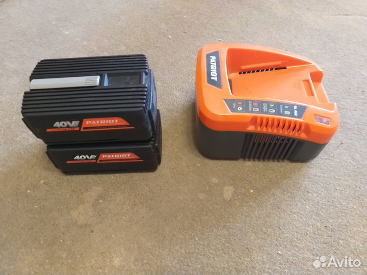 Аккумуляторы Patriot BL 402 с зарядным устройством
