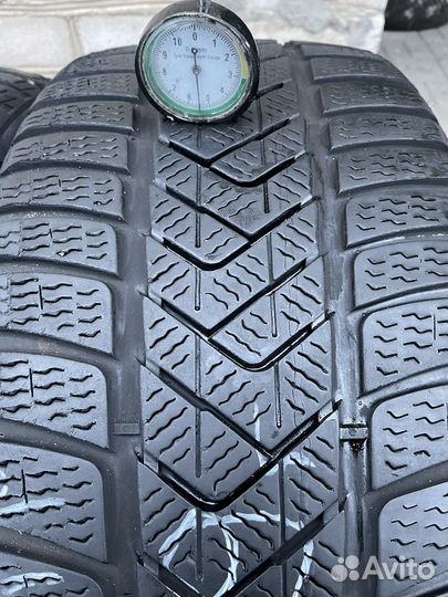 Pirelli Winter Sottozero 3 235/45 R18