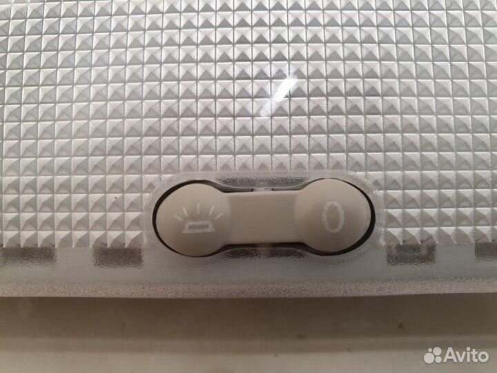 Плафон подсветки салона Renault Logan L8 K7M812