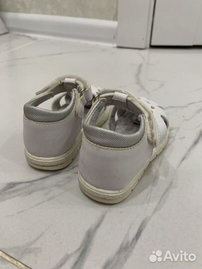 Сандали для девочки