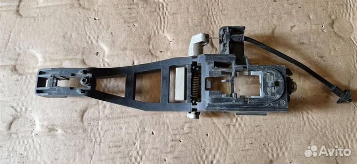 Кронштейн ручки ford Focus II 2008-2011
