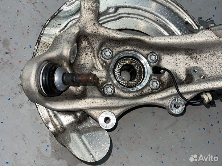 Кулак передний правый BMW G30 G31 Xdrive