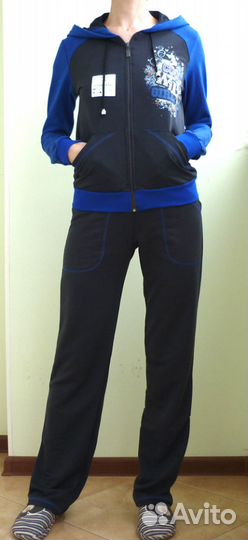 Новый спортивный костюм р. 42