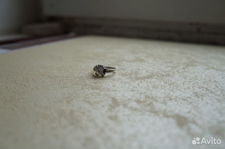 Кольцо Jenavi, р. 17