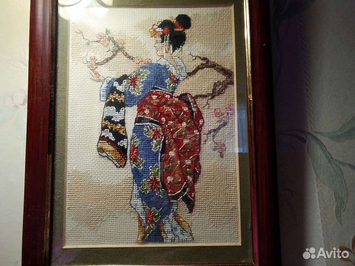 Картина вышитая крестом,Японка с сакурой