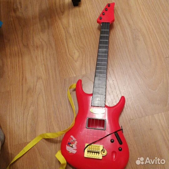 Игрушечная гитара для детей