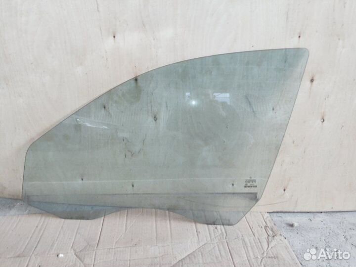 Стекло двери переднее левое Mercedes-Benz E-Class
