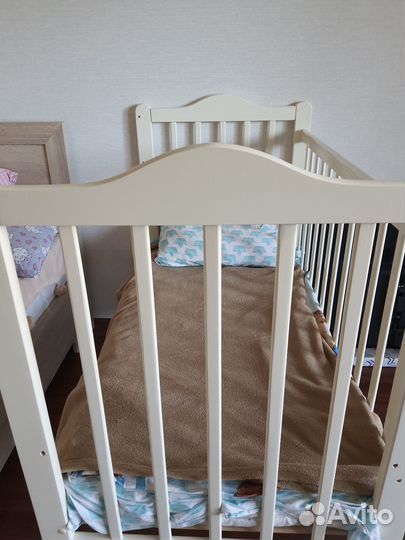 Кроватка детская, цвет слоновая кость