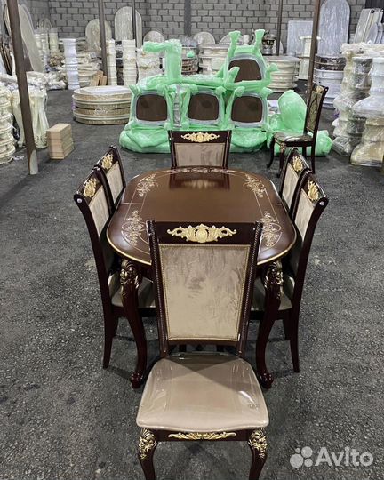 Кухонный стол и стулья