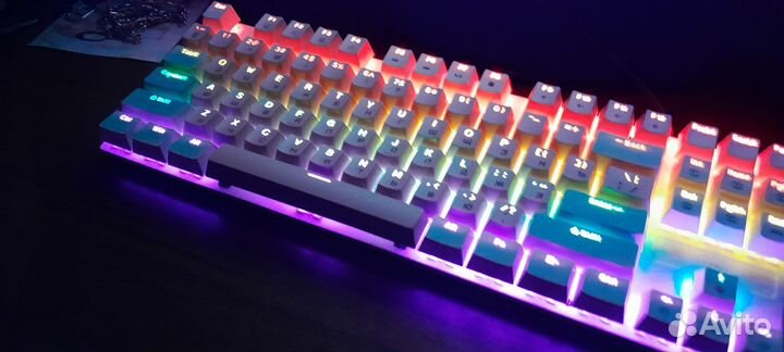 Клавиатура бело-розовая для настоящих ящеров