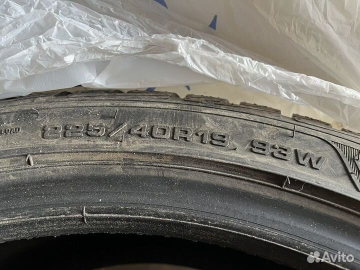 Nokian Tyres Hakkapeliitta R3 225/40 R19 и 255/35 R19 96V