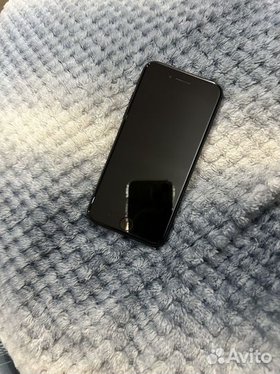 iPhone SE, 64 ГБ