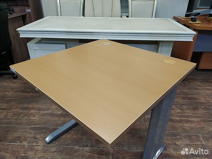 Стол письменный б/у 80х80х75 25мм 03687-бмк