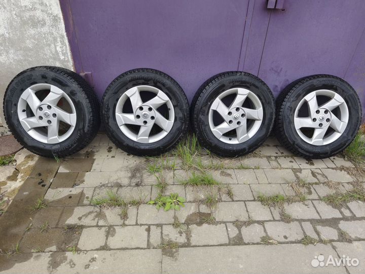 Колеса зимние 215 65 r16 в сборе