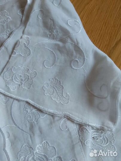 Костюм батистовый вышитый белый р.М и L