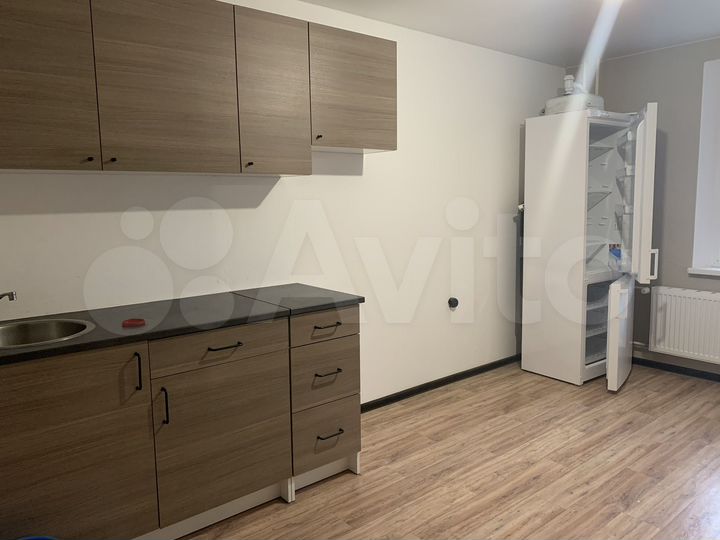 2-к. квартира, 65 м², 10/16 эт.