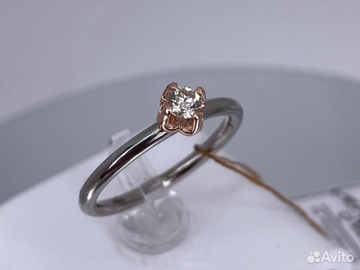 Платиновое кольцо с бриллиантом 0.175 ct