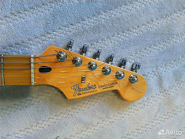 Электрогитара Fender Stratocaster