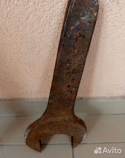 Ключ винтажный Европа