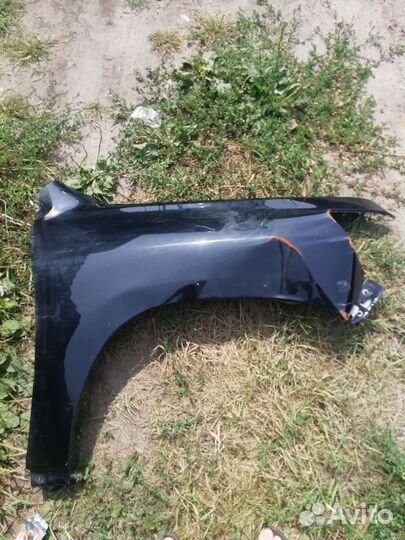 Крыло toyota land cruiser 200