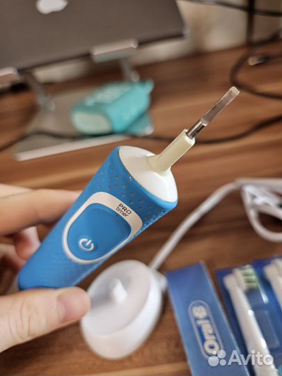 Электрическая зубная щетка braun oral b