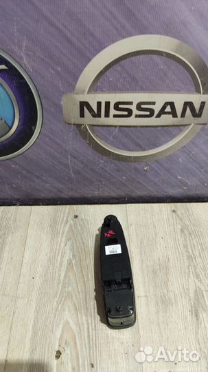 Блок кнопок стеклоподъемников infiniti QX60 Лев