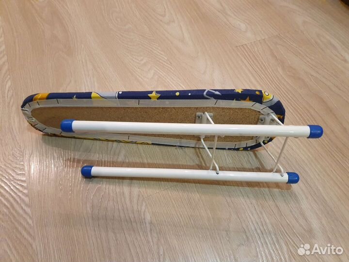 Маленькая гладильная доска для рукавов