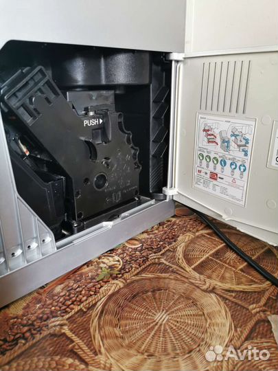 Кофемашина Saeco Minuto HD8763