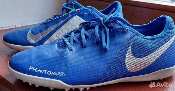 Футбольные бутсы nike phantom