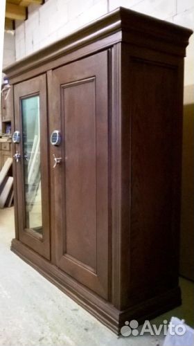 Оружейный сейф витрина на 10 стволов 