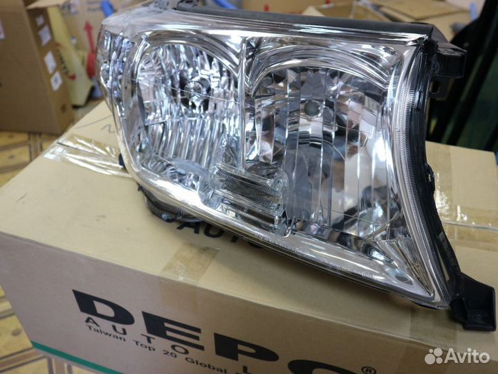 Фара передняя правая Тойота Ленд Крузер 200