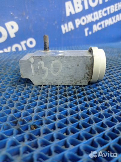 Клапан кондиционера Hyundai I30 хэтчбек 2009