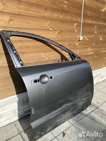 Дверь на Ягуар е pace