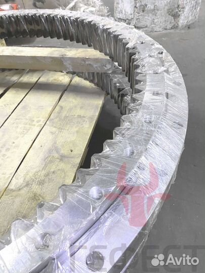 Поворотный круг Hyundai R300LC-9SH 81N8-00023BG