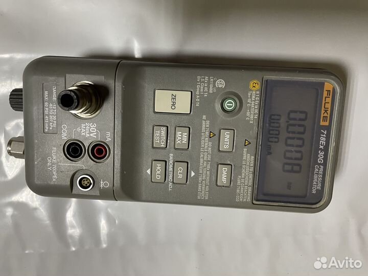 Fluke 718eX pressure calibrator