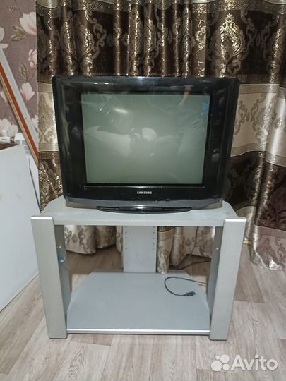 Тумба и телевизор