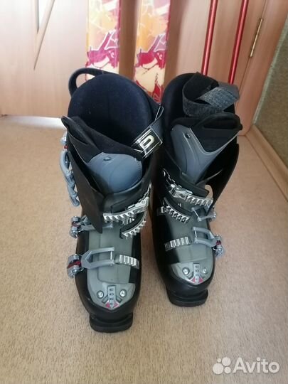 Горные лыжи Rossignol, ботинки, палки