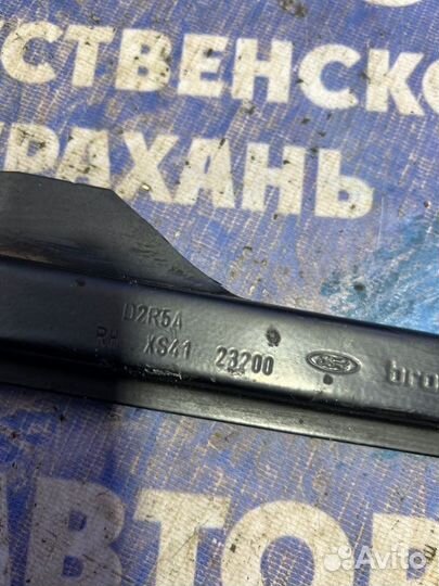 Передний правый стеклоподъемник Ford Focus 1 седан