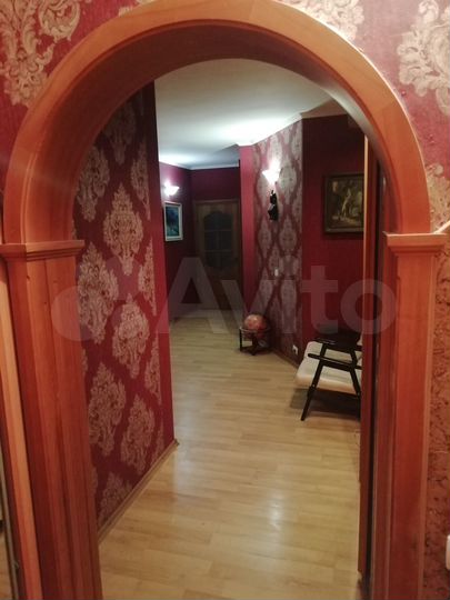 2-к. квартира, 82 м², 9/10 эт.