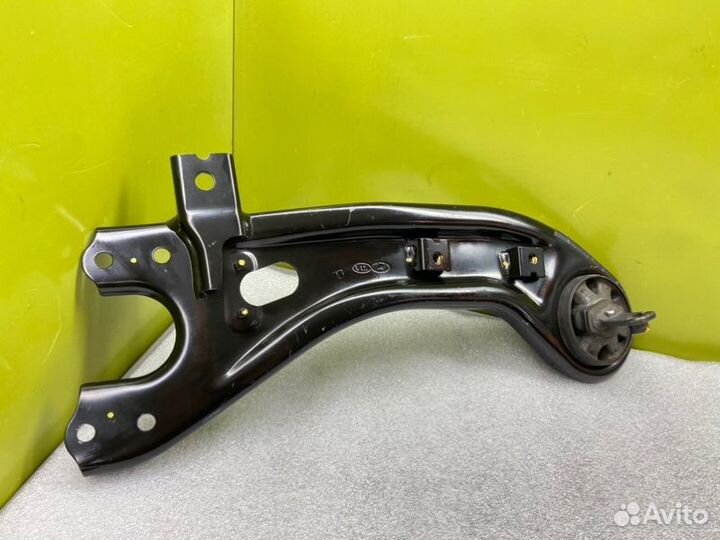 Рычаг задний правый Kia Sorento 2 XM D4HB 2.2 2018