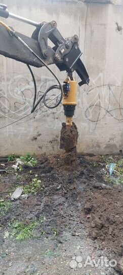 Услуги экскаватора-погрузчика John Deer