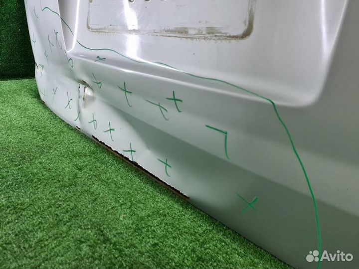 Крышка багажника Toyota Hiace